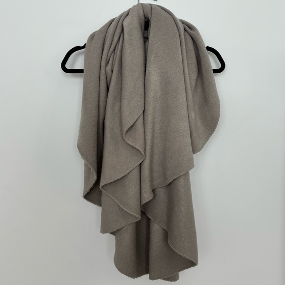 M Boutique 7 Way Vest - Picture 12 of 13